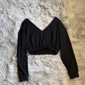 Black V-Neck Cropped Long-Sleeve Top - Women